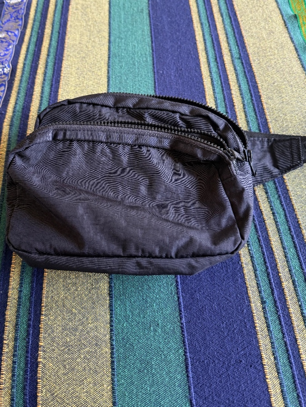 Baggu original. Waist medium bag. Adjustable  - black color